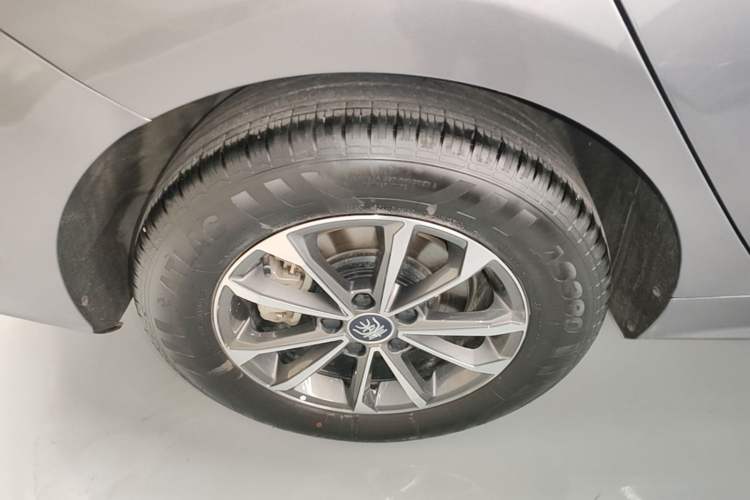 Used BYD Qin PLUS 2024 HONOR Edition DM-i 55KM Leading Model Right Rear Wheel Hub