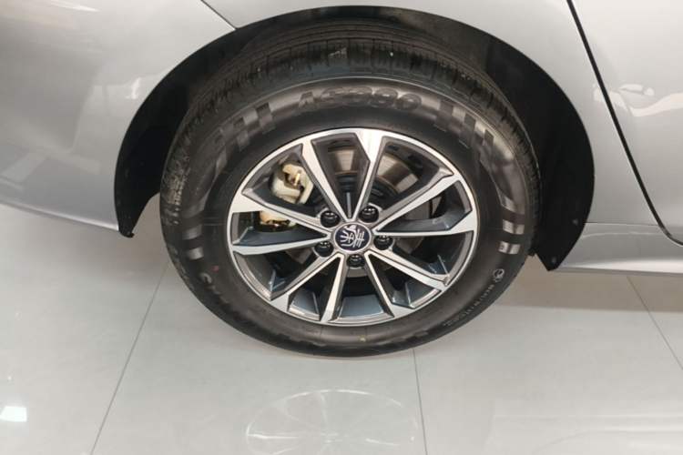 Used BYD Qin PLUS 2024 HONOR Edition DM-i 55KM Leading Model Right Rear Wheel Hub