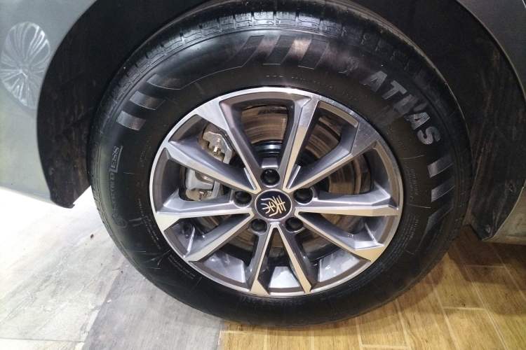 Used BYD Qin PLUS 2024 HONOR Edition DM-i 55KM Leading Model Right Rear Wheel Hub