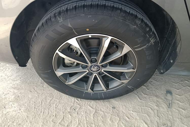 Used BYD Qin PLUS 2024 HONOR Edition DM-i 55KM Leading Model Right Rear Wheel Hub