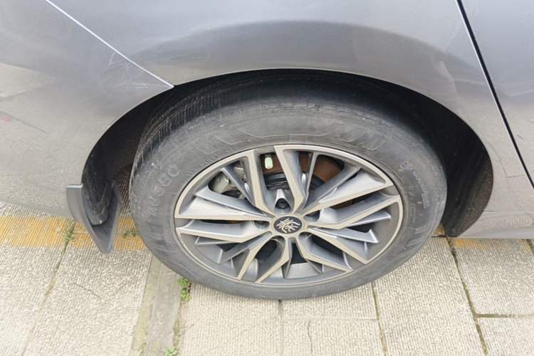 Used BYD Qin PLUS 2024 Honor Edition EV 420KM Leading Model Right Rear Wheel Hub