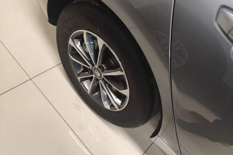 Used BYD Qin PLUS 2024 HONOR Edition DM-i 55KM Leading Model Right Rear Wheel Hub