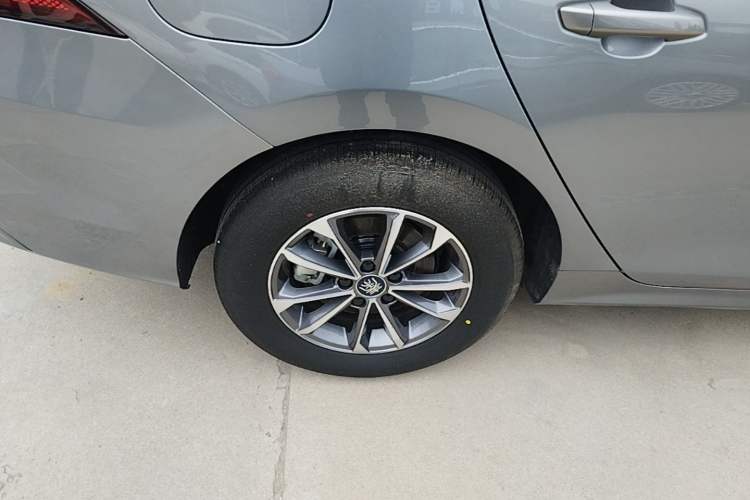 Used BYD Qin PLUS 2024 HONOR Edition DM-i 55KM Leading Model Right Rear Wheel Hub