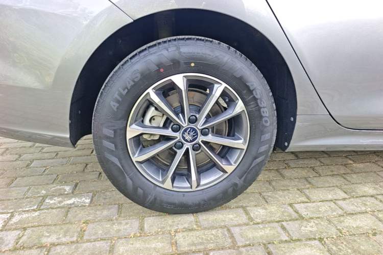 Used BYD Qin PLUS 2024 HONOR Edition DM-i 55KM Leading Model Right Rear Wheel Hub
