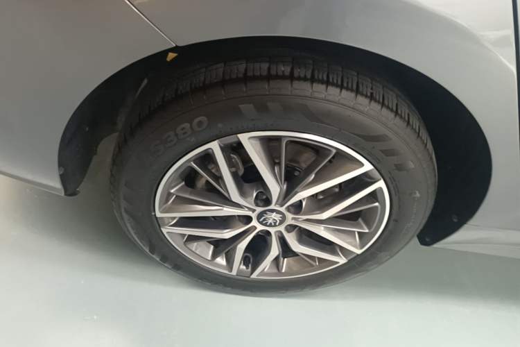 Used BYD Qin PLUS 2024 Honor Edition EV 510KM Leading Model Right Rear Wheel Hub