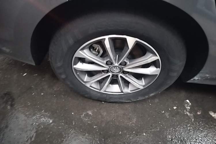 Used BYD Qin PLUS 2024 HONOR Edition DM-i 55KM Leading Model Right Rear Wheel Hub