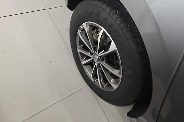 Used BYD Qin PLUS 2024 HONOR Edition DM-i 55KM Leading Model Right Rear Wheel Hub