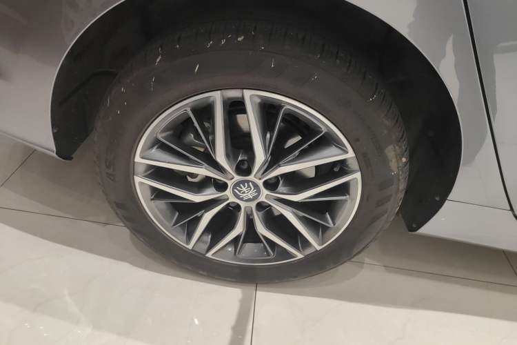 Used BYD Qin PLUS 2024 HONOR Edition DM-i 120KM Leading Model Right Rear Wheel Hub