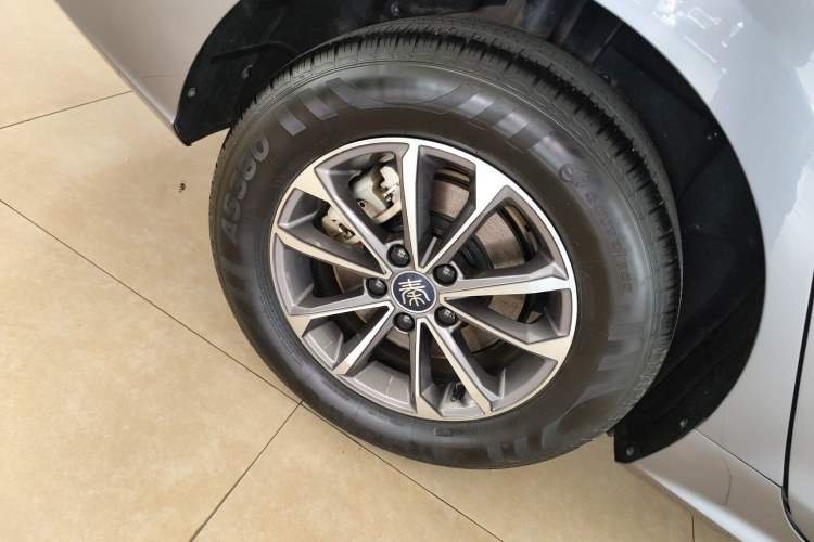 Used BYD Qin PLUS 2024 HONOR Edition DM-i 55KM Leading Model Right Rear Wheel Hub