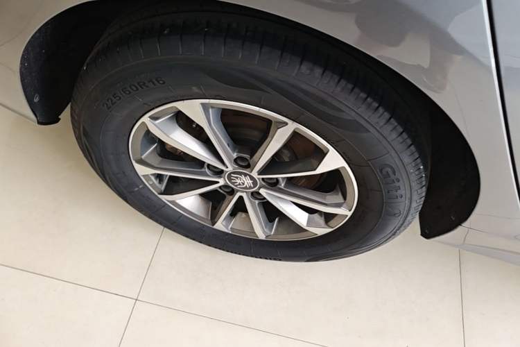 Used BYD Qin PLUS 2024 HONOR Edition DM-i 55KM Leading Model Right Rear Wheel Hub