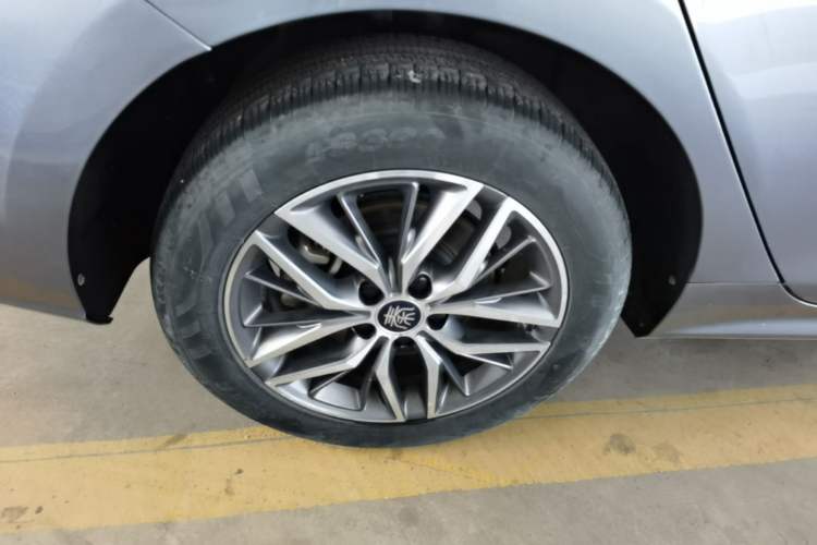 Used BYD Qin PLUS 2024 Honor Edition EV 420KM Beyond Model Right Rear Wheel Hub