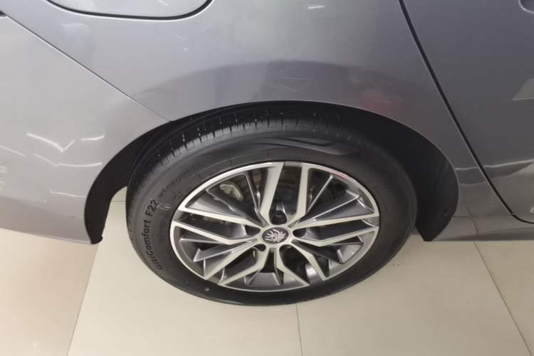 Used BYD Qin PLUS 2024 Honor Edition EV 510KM Leading Model Right Rear Wheel Hub