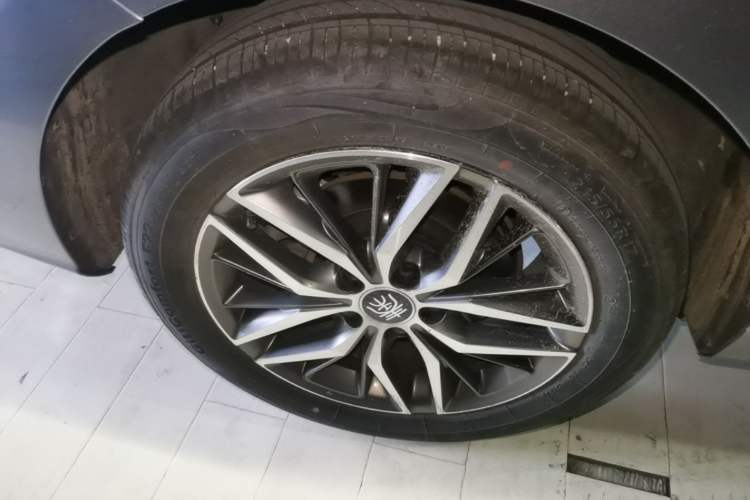 Used BYD Qin PLUS 2024 HONOR Edition DM-i 55KM Beyond Model Right Rear Wheel Hub