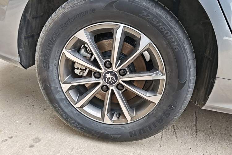 Used BYD Qin PLUS 2024 HONOR Edition DM-i 55KM Leading Model Right Rear Wheel Hub