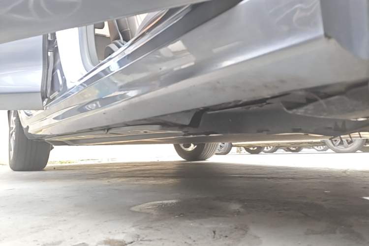 Used BYD Qin PLUS 2024 Honor Edition EV 510KM Leading Model Right Side Sill