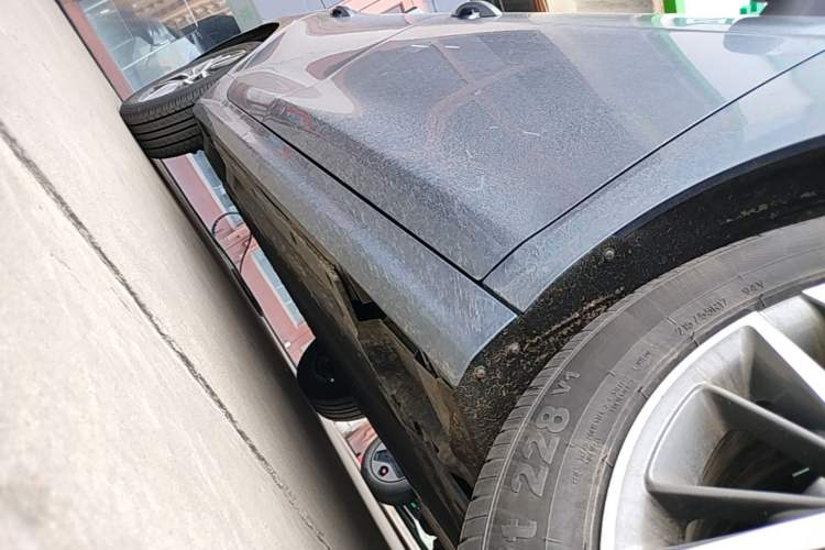 Used BYD Qin PLUS 2024 Honor Edition EV 420KM Leading Model Right Side Sill