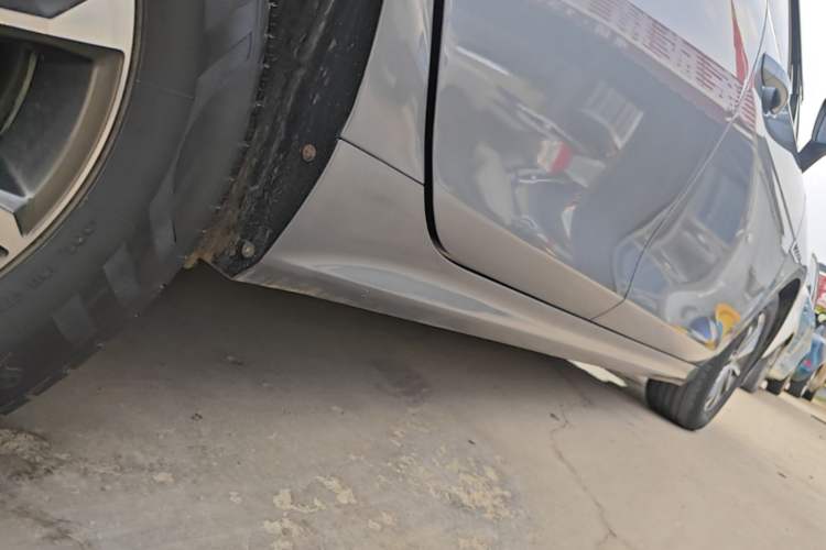 Used BYD Qin PLUS 2024 HONOR Edition DM-i 55KM Leading Model Right Side Sill