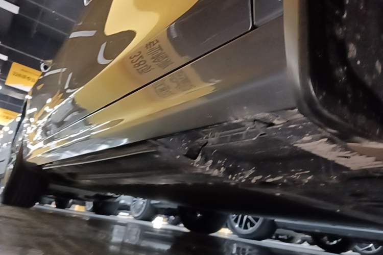 Used BYD Qin PLUS 2024 Honor Edition EV 420KM Leading Model Right Side Sill