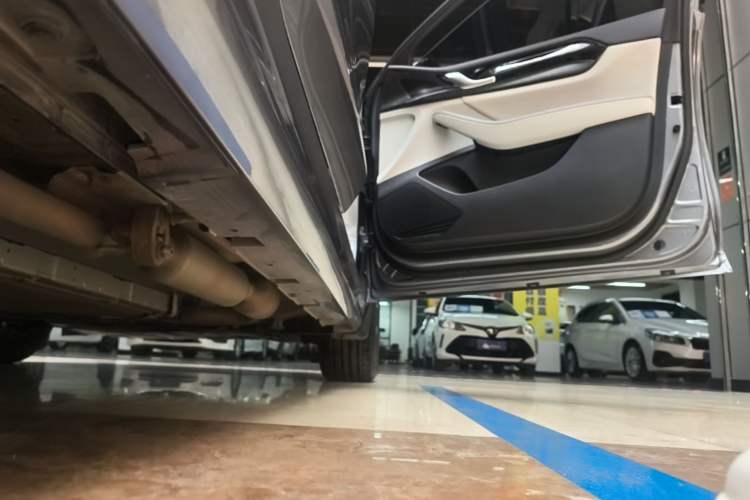 Used BYD Qin PLUS 2024 HONOR Edition DM-i 55KM Leading Model Right Side Sill