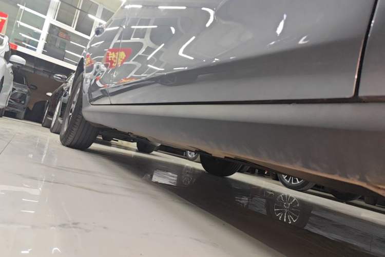 Used BYD Qin PLUS 2024 HONOR Edition DM-i 55KM Leading Model Right Side Sill