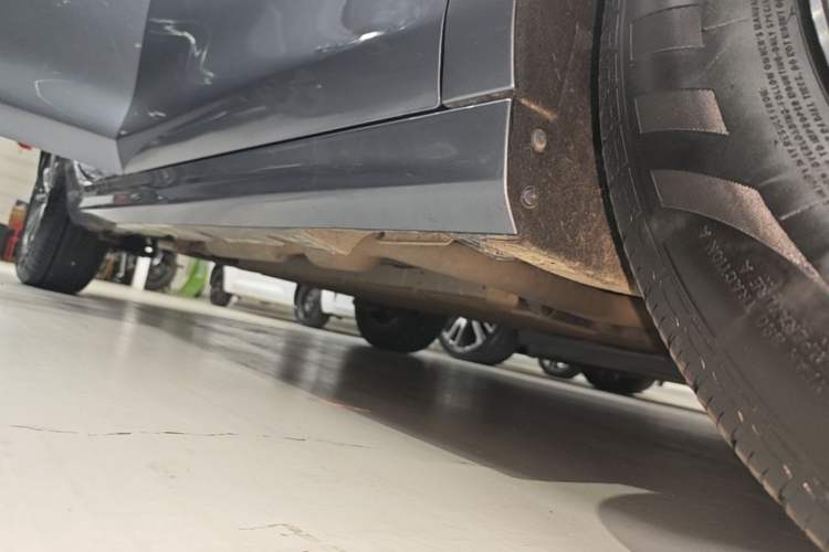 Used BYD Qin PLUS 2024 HONOR Edition DM-i 55KM Leading Model Right Side Sill