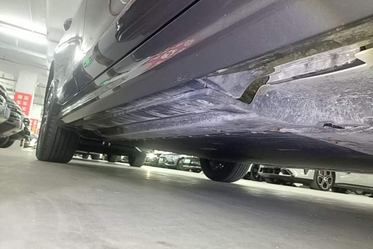 Used BYD Qin PLUS 2024 Honor Edition EV 420KM Leading Model Right Side Sill