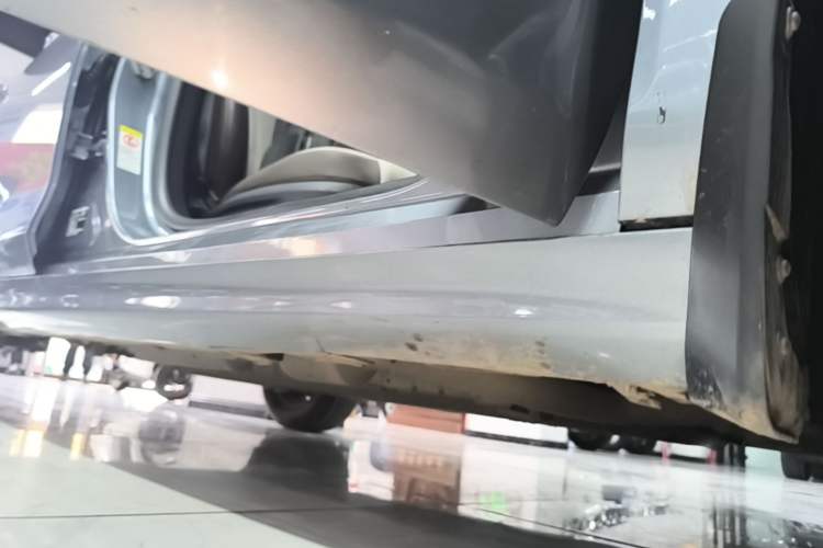 Used BYD Qin PLUS 2024 HONOR Edition DM-i 55KM Leading Model Right Side Sill