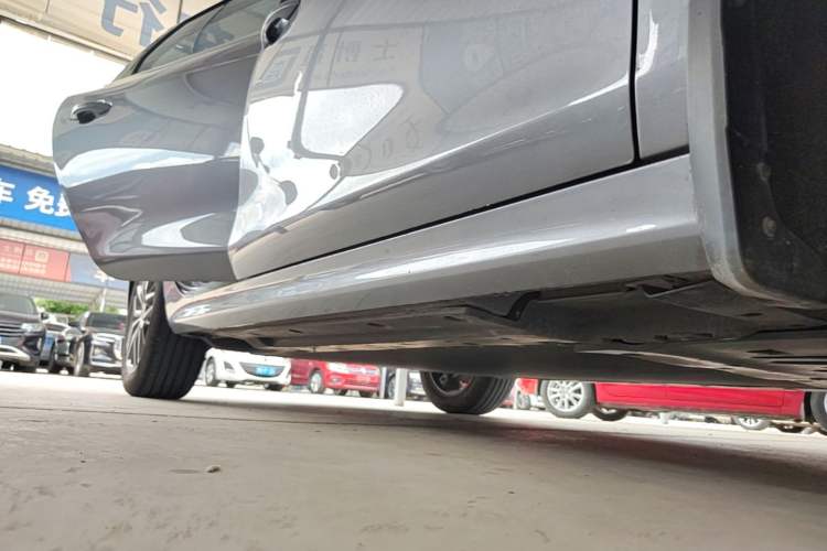 Used BYD Qin PLUS 2024 Honor Edition EV 420KM Leading Model Right Side Sill