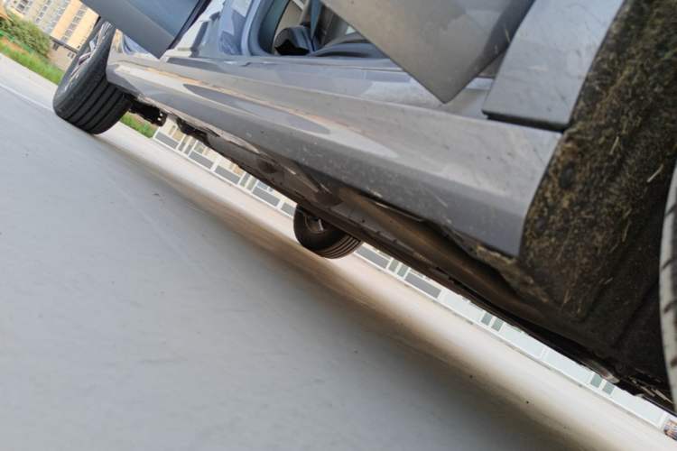 Used BYD Qin PLUS 2024 HONOR Edition DM-i 55KM Leading Model Right Side Sill