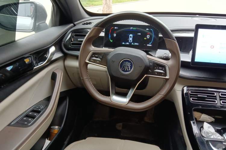 Used BYD Qin PLUS 2024 HONOR Edition DM-i 55KM Leading Model Steering Wheel