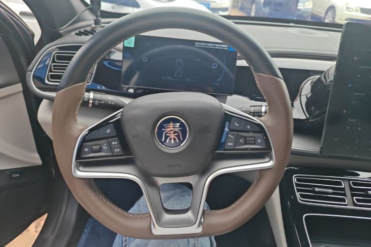 Used BYD Qin PLUS 2024 Honor Edition EV 420KM Leading Model Steering Wheel