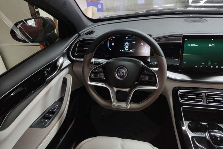 Used BYD Qin PLUS 2024 Honor Edition EV 420KM Beyond Model Steering Wheel