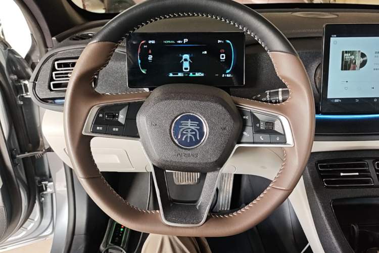 Used BYD Qin PLUS 2024 HONOR Edition DM-i 55KM Leading Model Steering Wheel