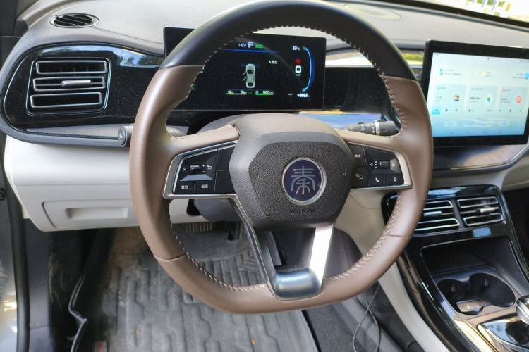 Used BYD Qin PLUS 2024 HONOR Edition DM-i 55KM Leading Model Steering Wheel