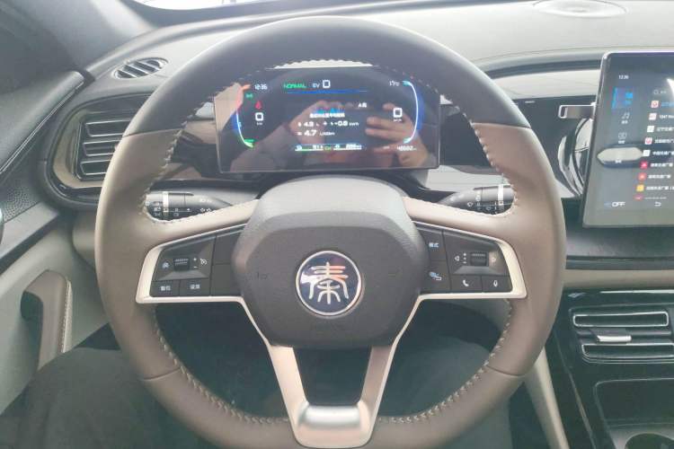 Used BYD Qin PLUS 2024 HONOR Edition DM-i 55KM Leading Model Steering Wheel