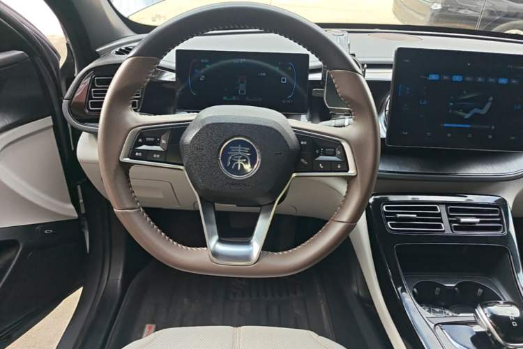Used BYD Qin PLUS 2024 HONOR Edition DM-i 55KM Leading Model Steering Wheel