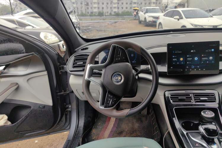 Used BYD Qin PLUS 2024 Honor Edition EV 510KM Leading Model Steering Wheel