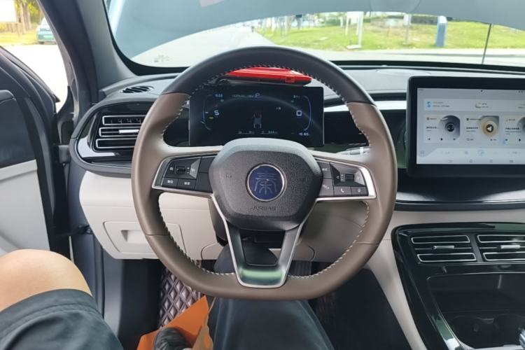 Used BYD Qin PLUS 2024 HONOR Edition DM-i 55KM Leading Model Steering Wheel