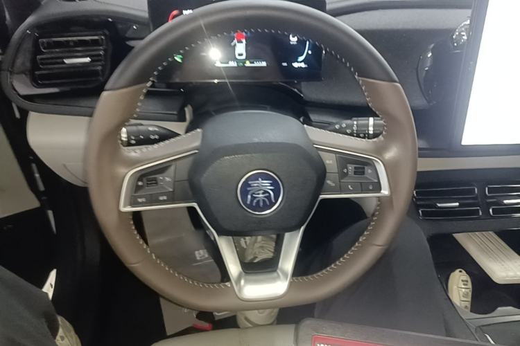 Used BYD Qin PLUS 2024 HONOR Edition DM-i 55KM Leading Model Steering Wheel
