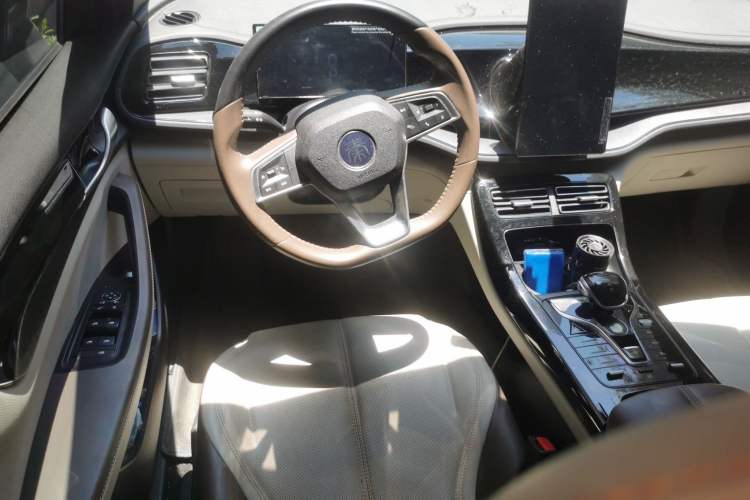 Used BYD Qin PLUS 2024 HONOR Edition DM-i 55KM Leading Model Steering Wheel