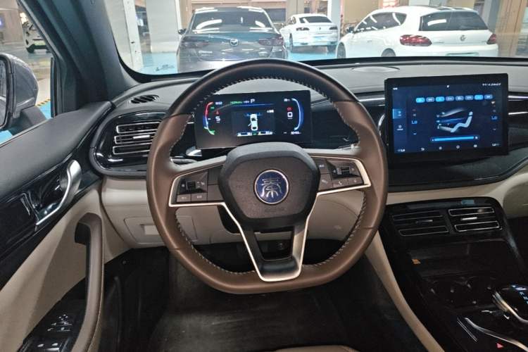 Used BYD Qin PLUS 2024 HONOR Edition DM-i 55KM Leading Model Steering Wheel