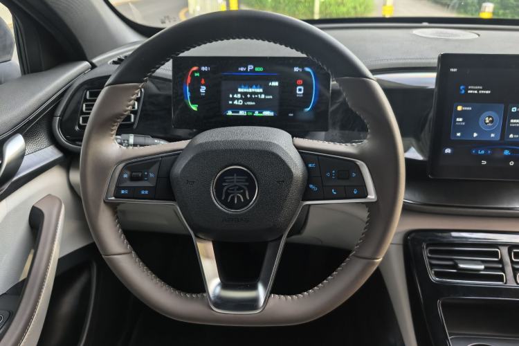 Used BYD Qin PLUS 2024 HONOR Edition DM-i 55KM Leading Model Steering Wheel