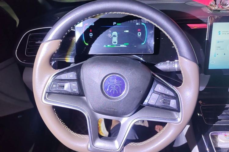 Used BYD Qin PLUS 2024 Honor Edition EV 510KM Leading Model Steering Wheel