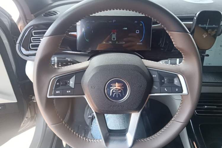 Used BYD Qin PLUS 2024 HONOR Edition DM-i 55KM Leading Model Steering Wheel