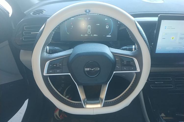 Used BYD Qin PLUS 2024 HONOR Edition DM-i 55KM Leading Model Steering Wheel
