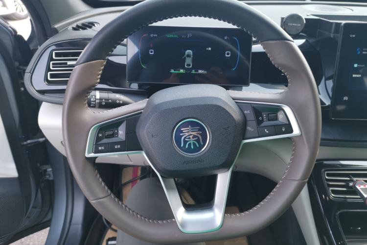 Used BYD Qin PLUS 2024 HONOR Edition DM-i 55KM Leading Model Steering Wheel