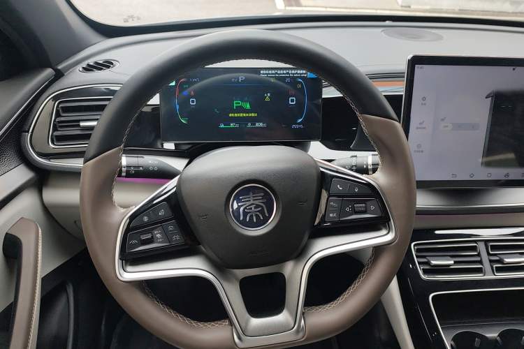 Used BYD Qin PLUS 2024 HONOR Edition DM-i 120KM Excellence Model Steering Wheel