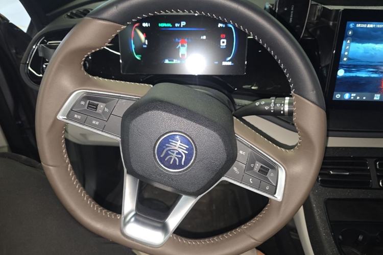 Used BYD Qin PLUS 2024 HONOR Edition DM-i 55KM Leading Model Steering Wheel