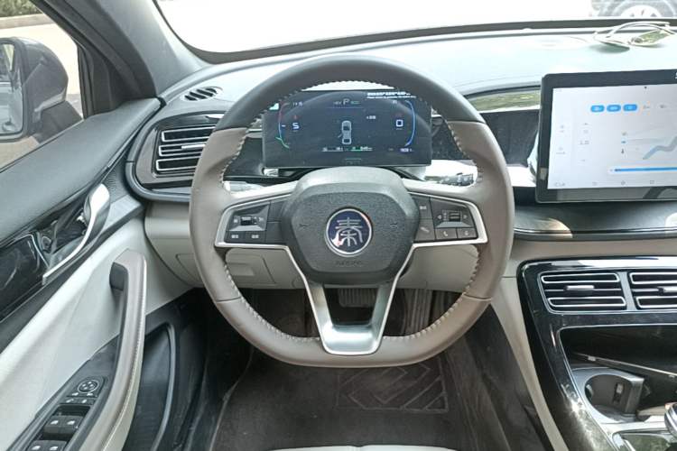 Used BYD Qin PLUS 2024 HONOR Edition DM-i 55KM Leading Model Steering Wheel