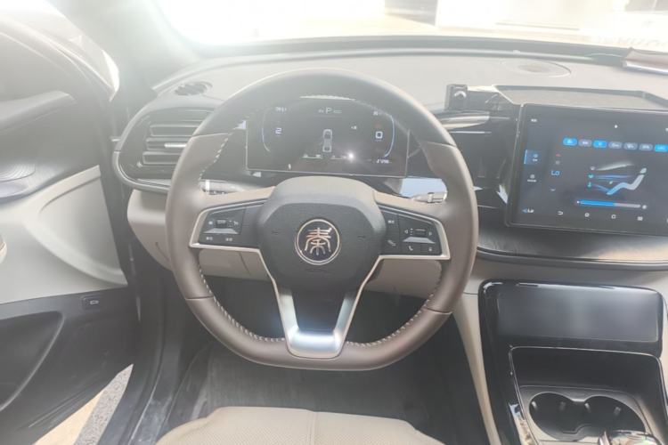 Used BYD Qin PLUS 2024 HONOR Edition DM-i 55KM Leading Model Steering Wheel